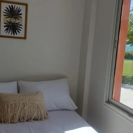 Rassudr Beachfront Fabulous 2 Bedroom Chalet